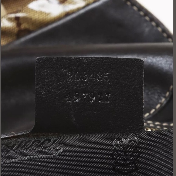 Gucci coated tote.. stun with this beauty. - Picture 6 of 6